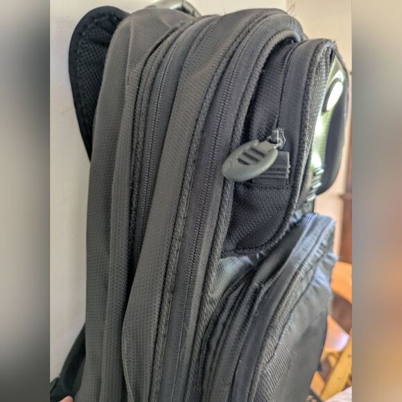 Tumi 541C Black Nylon Ballistic laptop work backpack Luggage Many Pockets - Picture 8 of 11